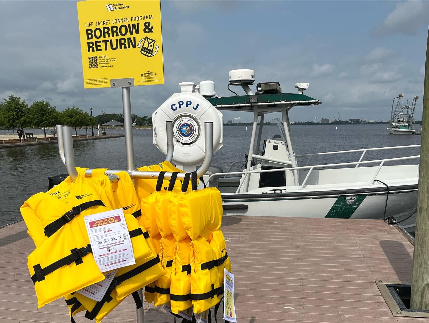 Life jacket loaner program borrow and return station with life jackets