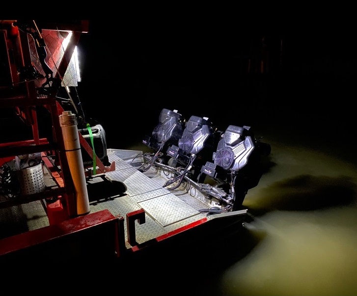 picture of boat motors