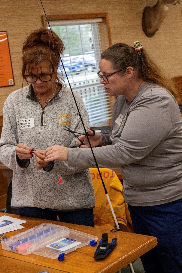 knot tying instruction